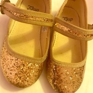 GAP toddler gold flats size 6
